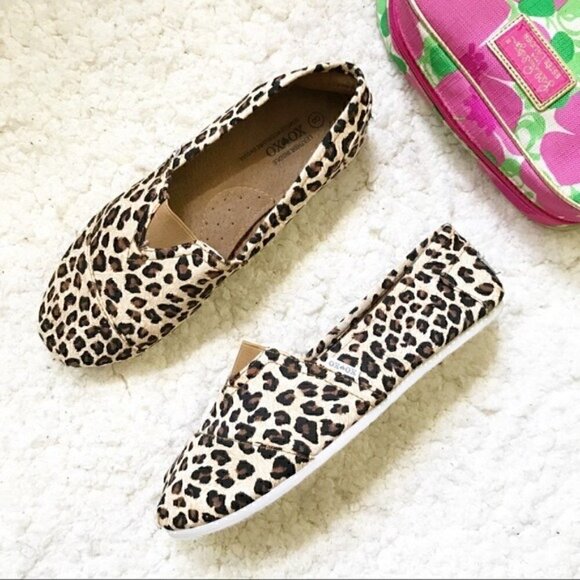 XOXO: NWOB Leopard Slip On Loafer/Sneakers Size 8 - Picture 1 of 16